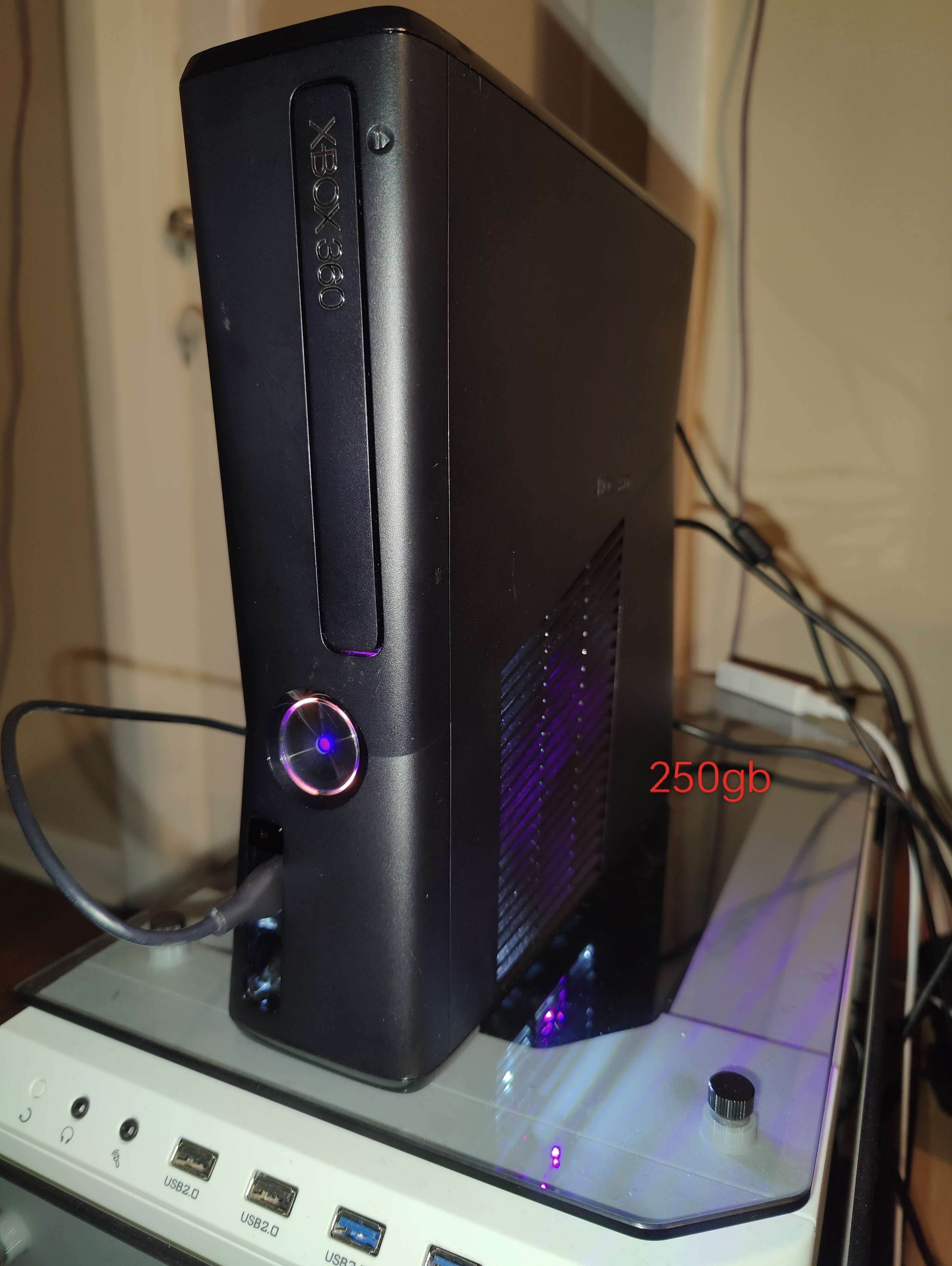 #2 Custom RGH 3.0 XBOX 360 (Purple & Pink ROL middle Purple) (UV purple & white Fan Mod)
