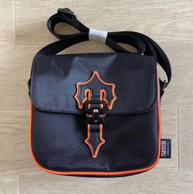 Bandolera Trapstar Negra (Naranja)