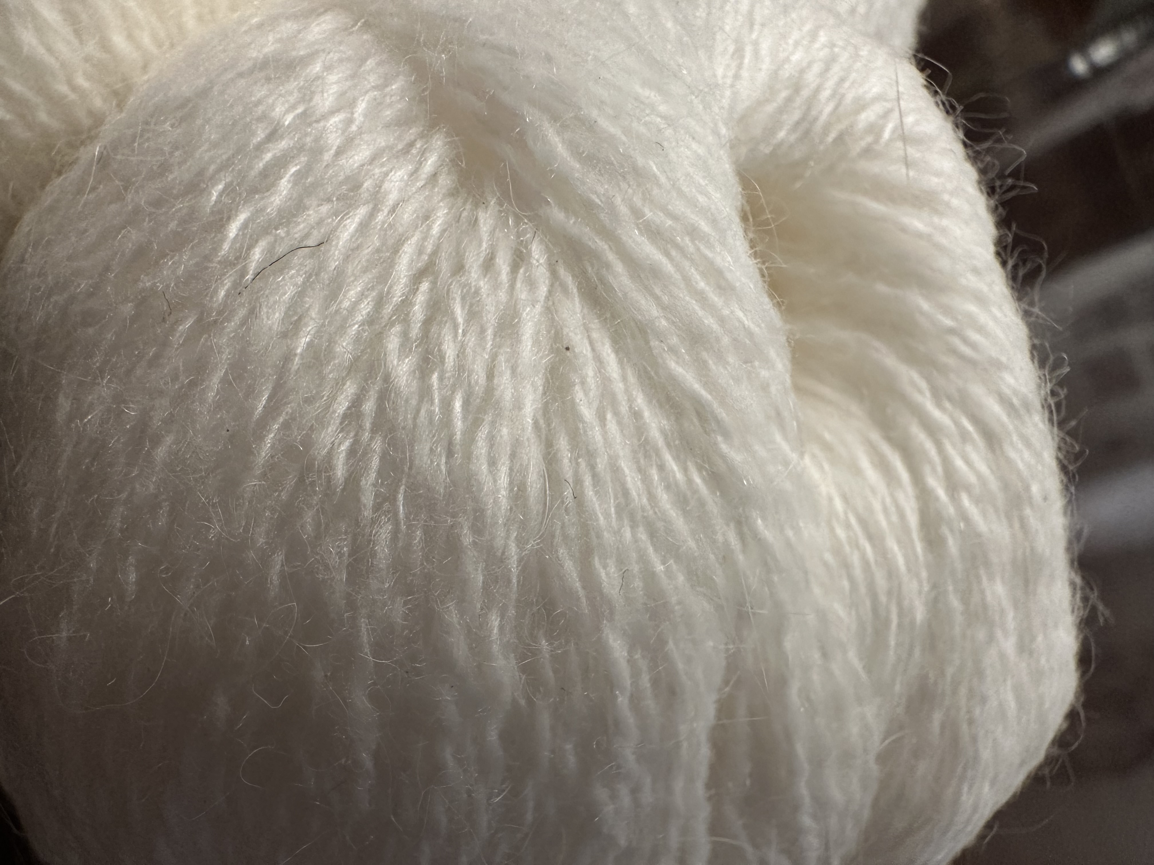 The Wooly Wolf Yarn – White