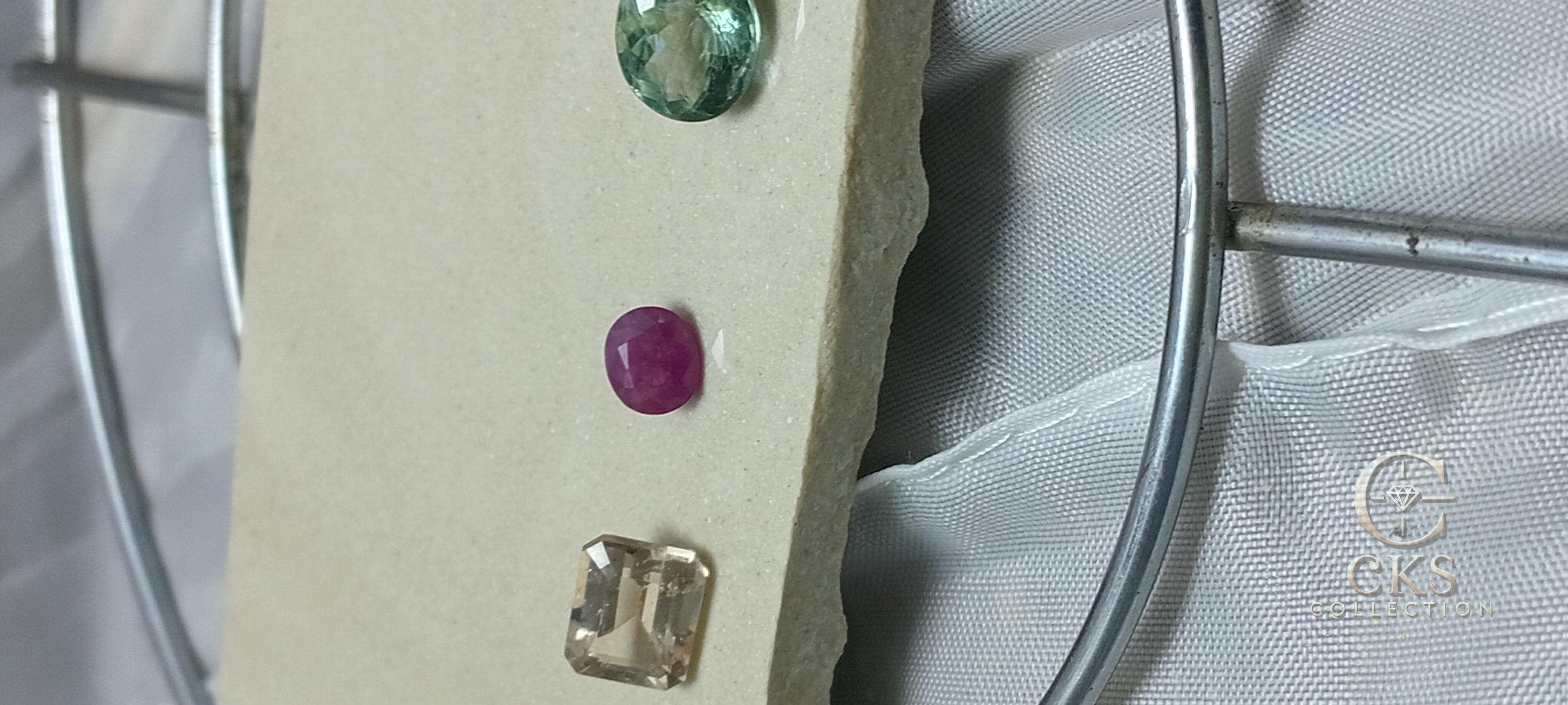 Gemstone Lot - Parabia Tourmaline, 0.5ct Kashmir Sapphire, and Morganite