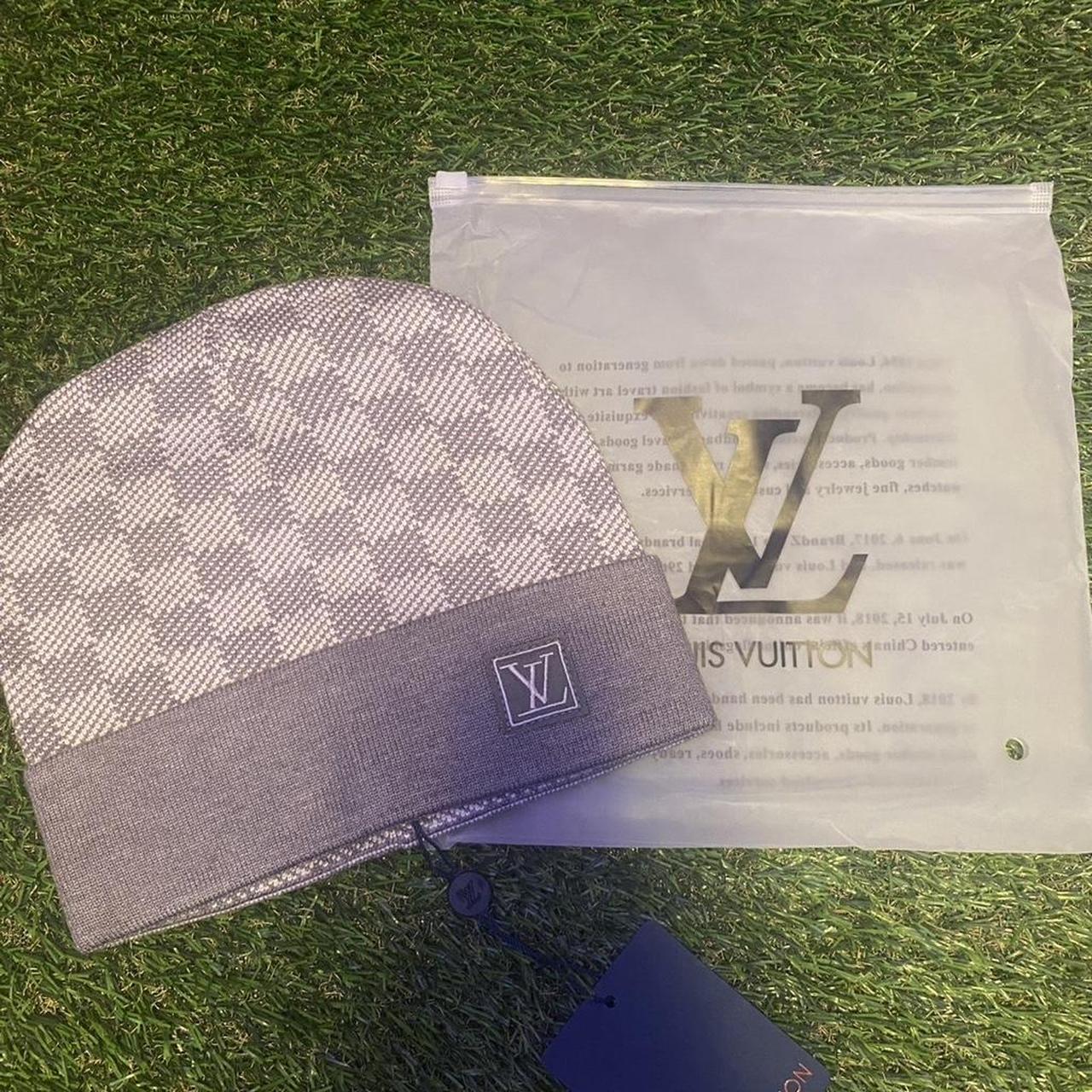 LV Beanie Light Grey 